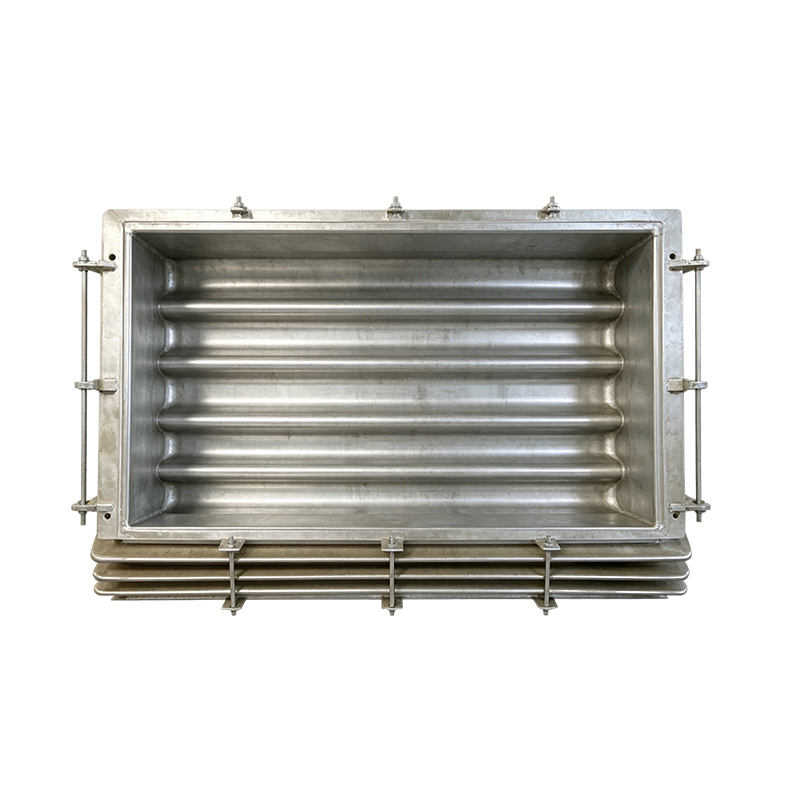 Rectangular metal expansion joint